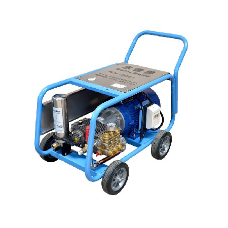 High pressure cleaning machine for cleaning scale and rust on the surface of construction tools