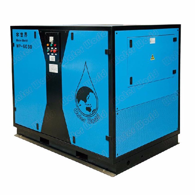 High pressure cleaning machine for cleaning ship oxide layer and parasite